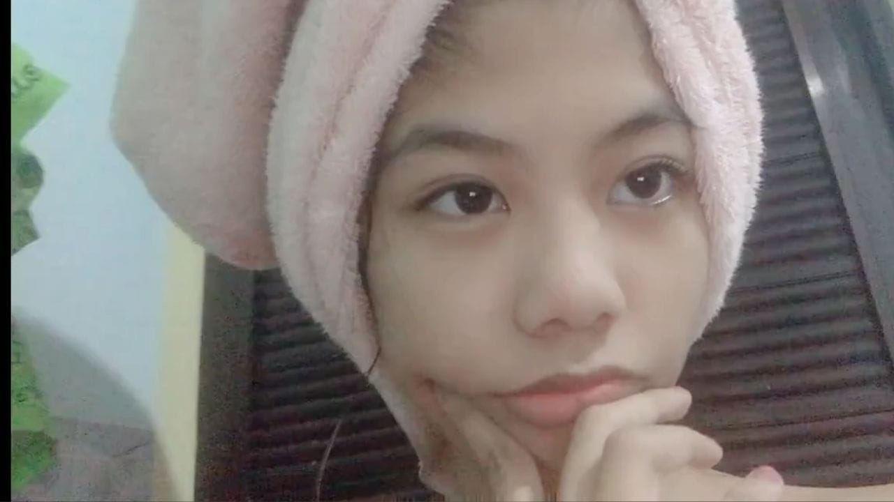 Bokep Indo Auliya ABG Cantik Pamer Toket Body Mulus Elus Meki