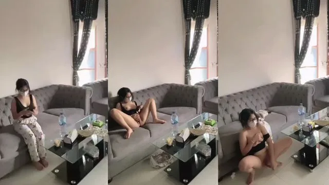 Bokep Indo ABG Sange Colmek di Ruang Tamu di Rekam Lewat CCTV