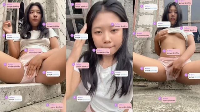 Bokep Indo Cewek Binal Cantik Exhib Colmek di Teras Ruma